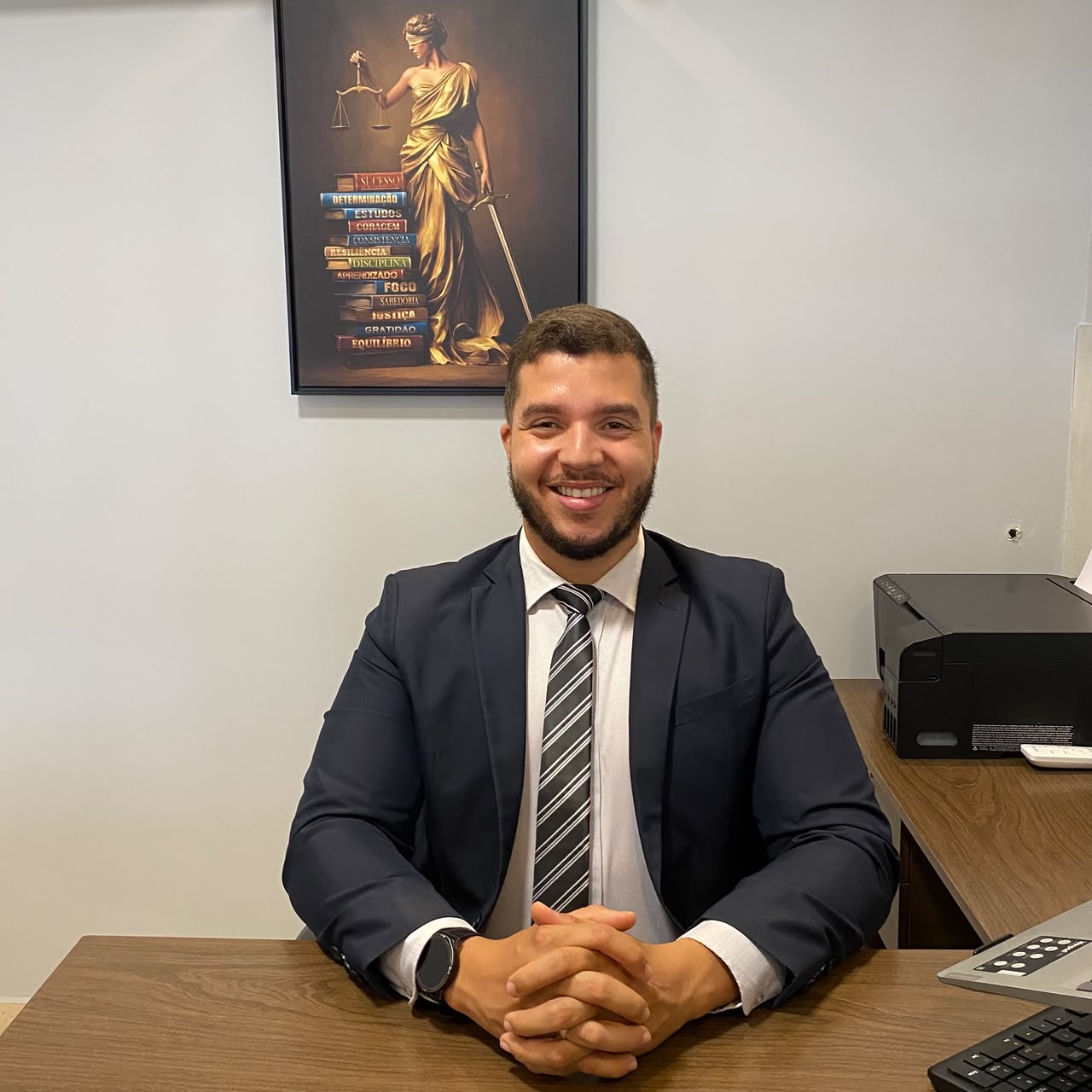 Kaique Mascarenhas no escritório